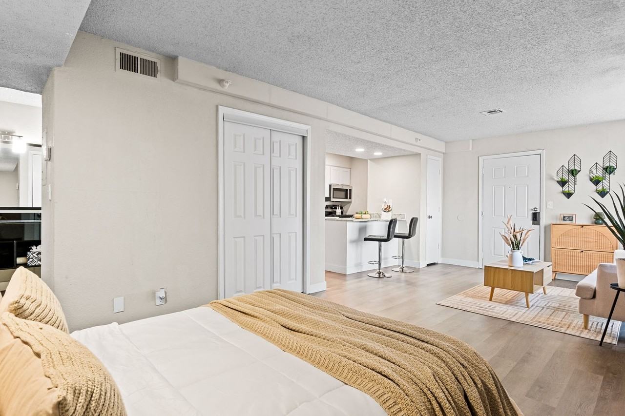 Avia Apartments - Photo 7 of 50