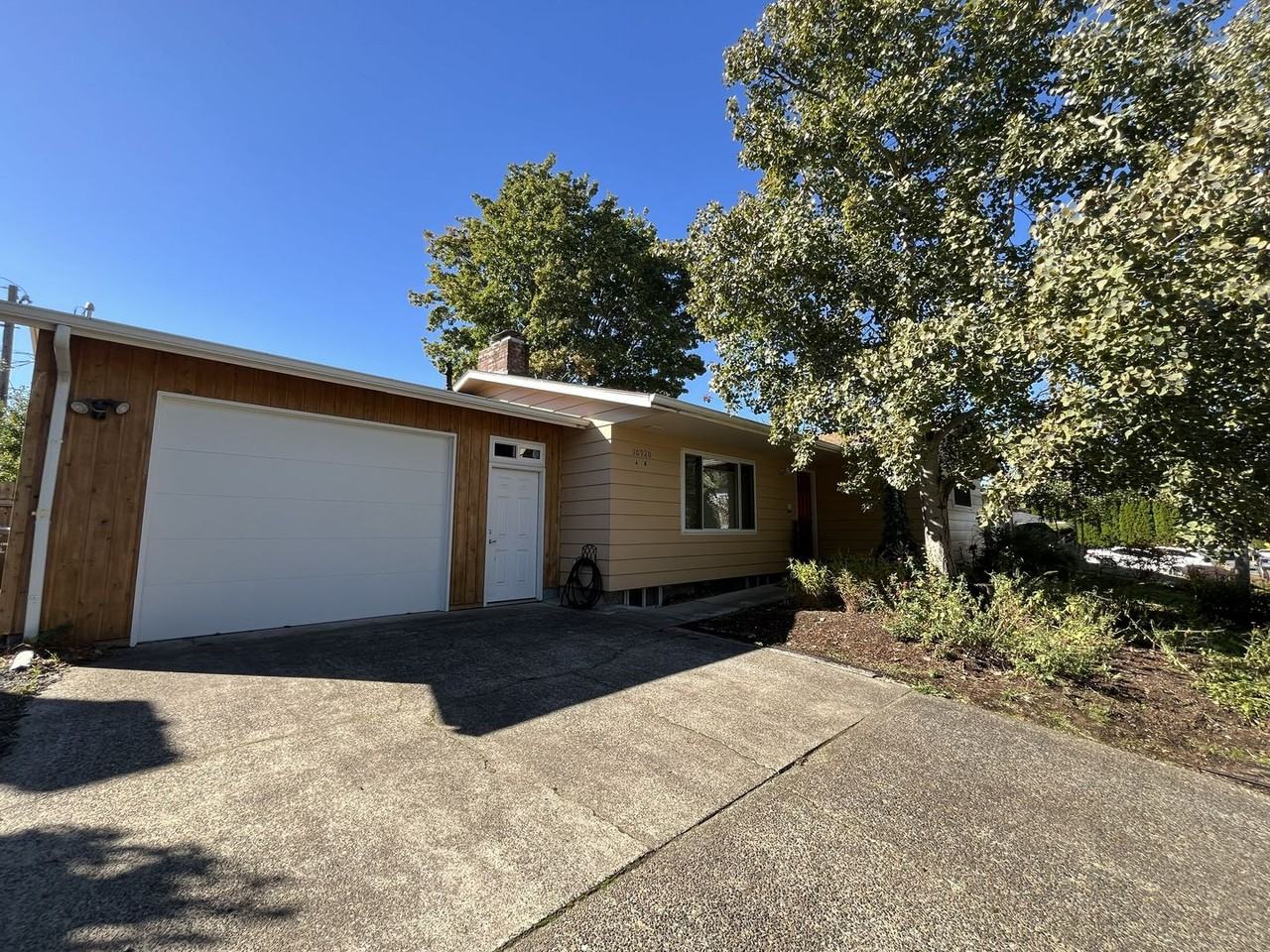 10920 Southeast Cherry Blossom Drive #B - Photo 6 of 23