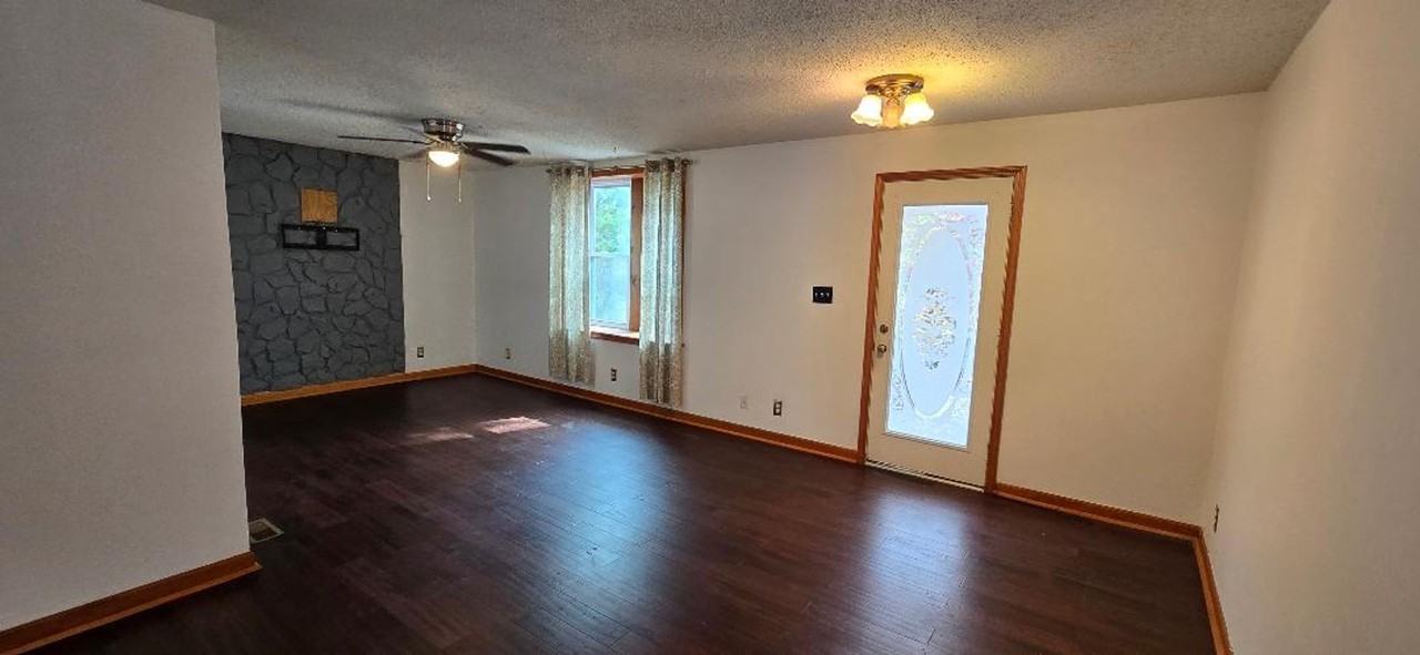 5027 Rosa Avenue - Photo 5 of 9