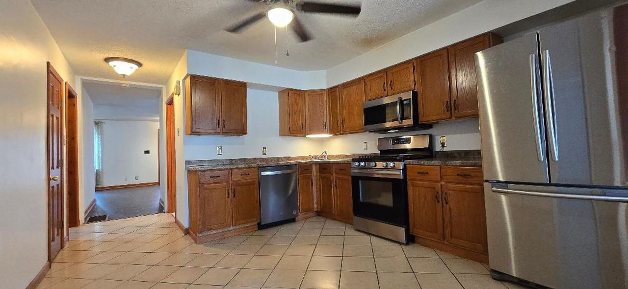 5027 Rosa Avenue - Photo 7 of 9