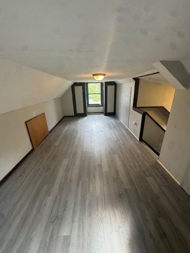 9520 Marah Ave - Photo 4 of 36