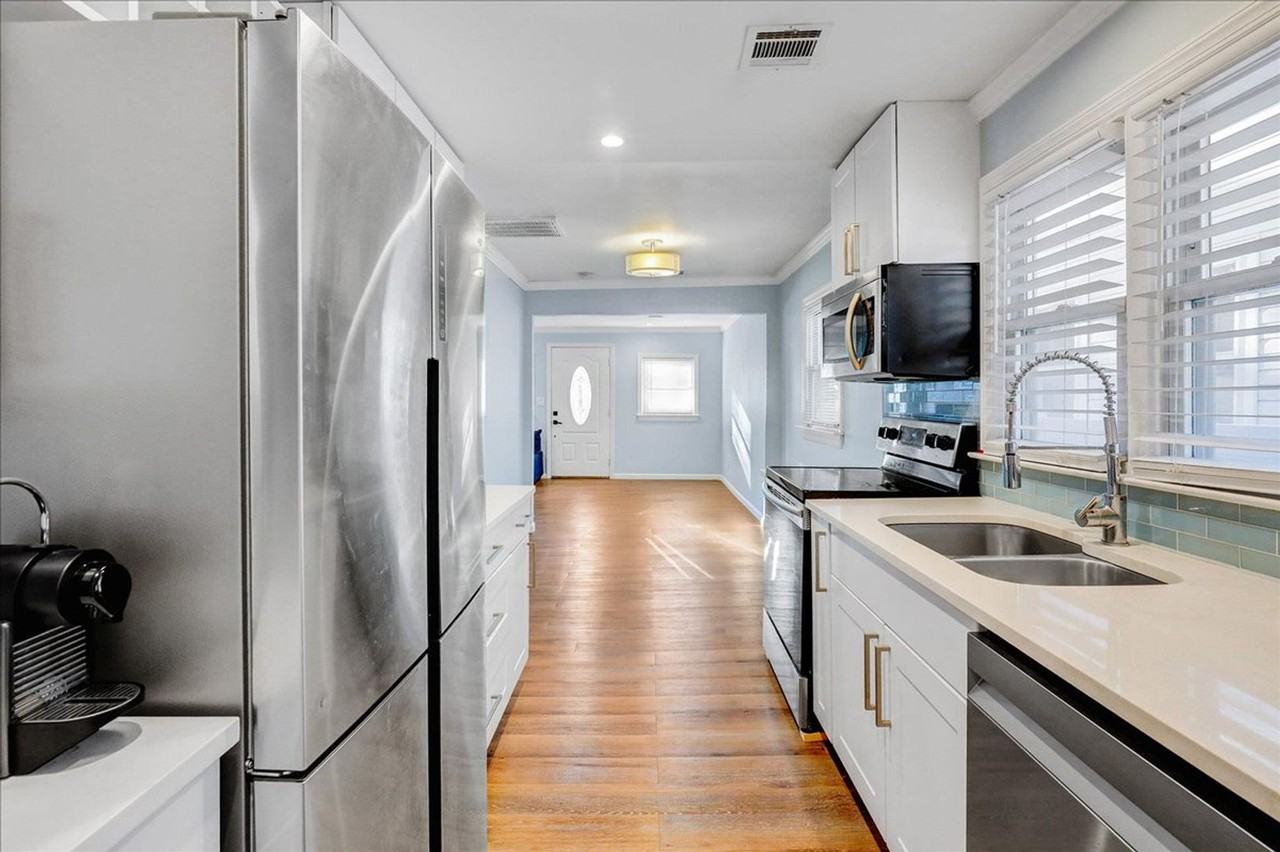 34 Shoreland Terrace - Photo 2 of 28