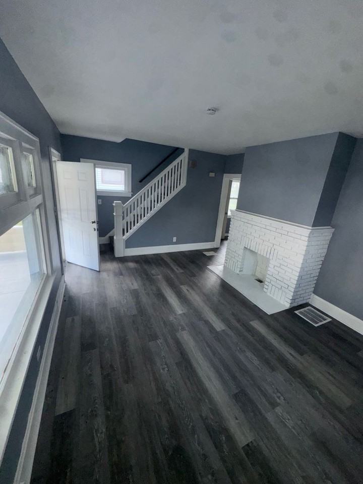 4136 E 135th St - Photo 4 of 24