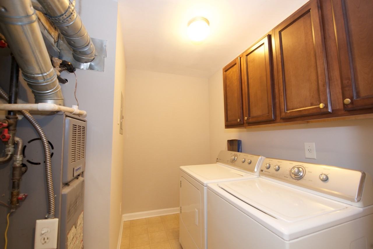 225 Warm Springs Circle - Photo 5 of 15