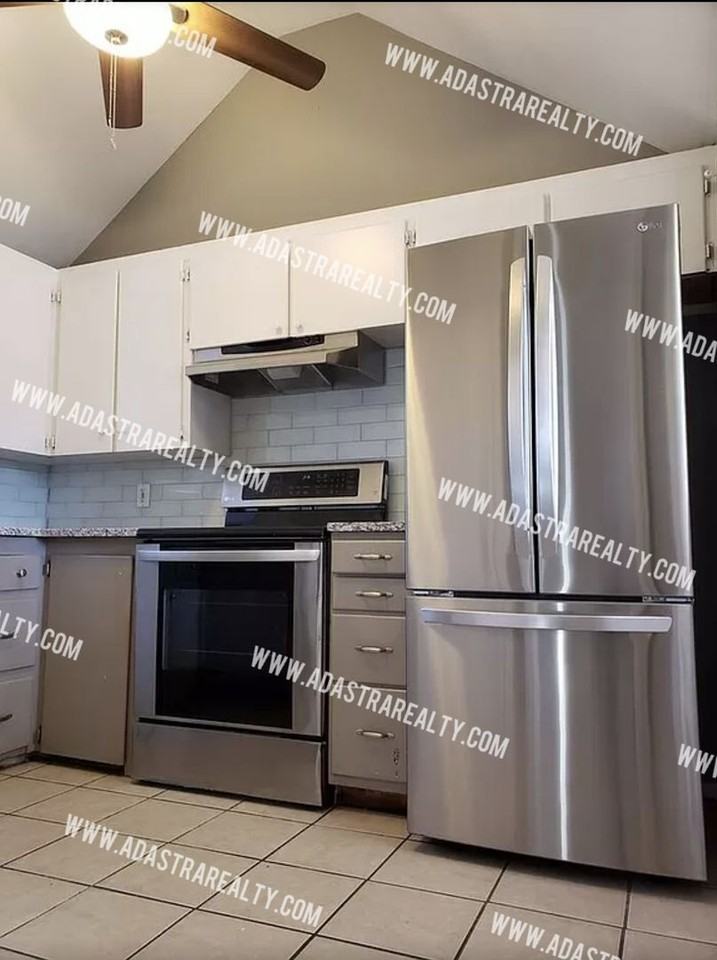 8410 West 55th Terrace - Photo 7 of 20