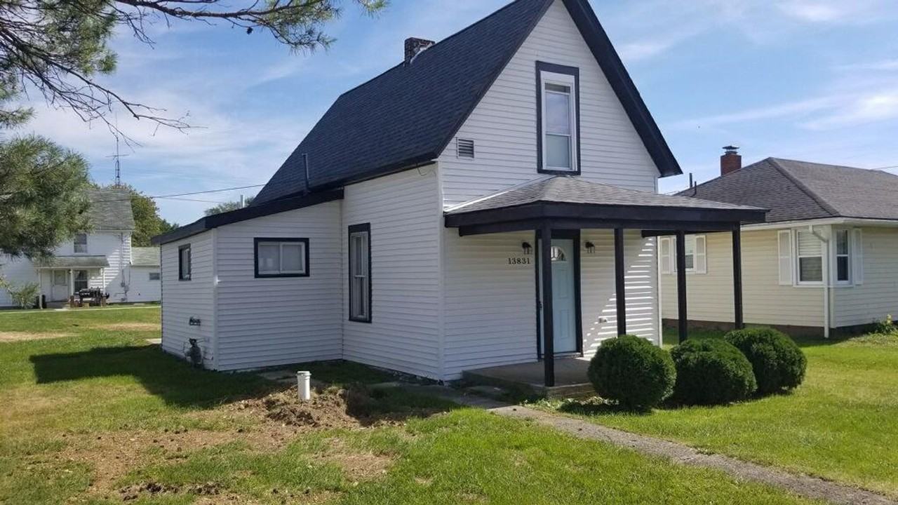 13831 Main St - Photo 2 of 12