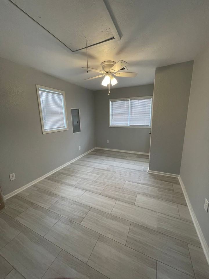 605 N Irwin St - Photo 6 of 11