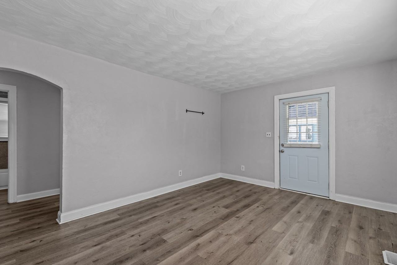 414 San Antonio Blvd - Photo 2 of 20