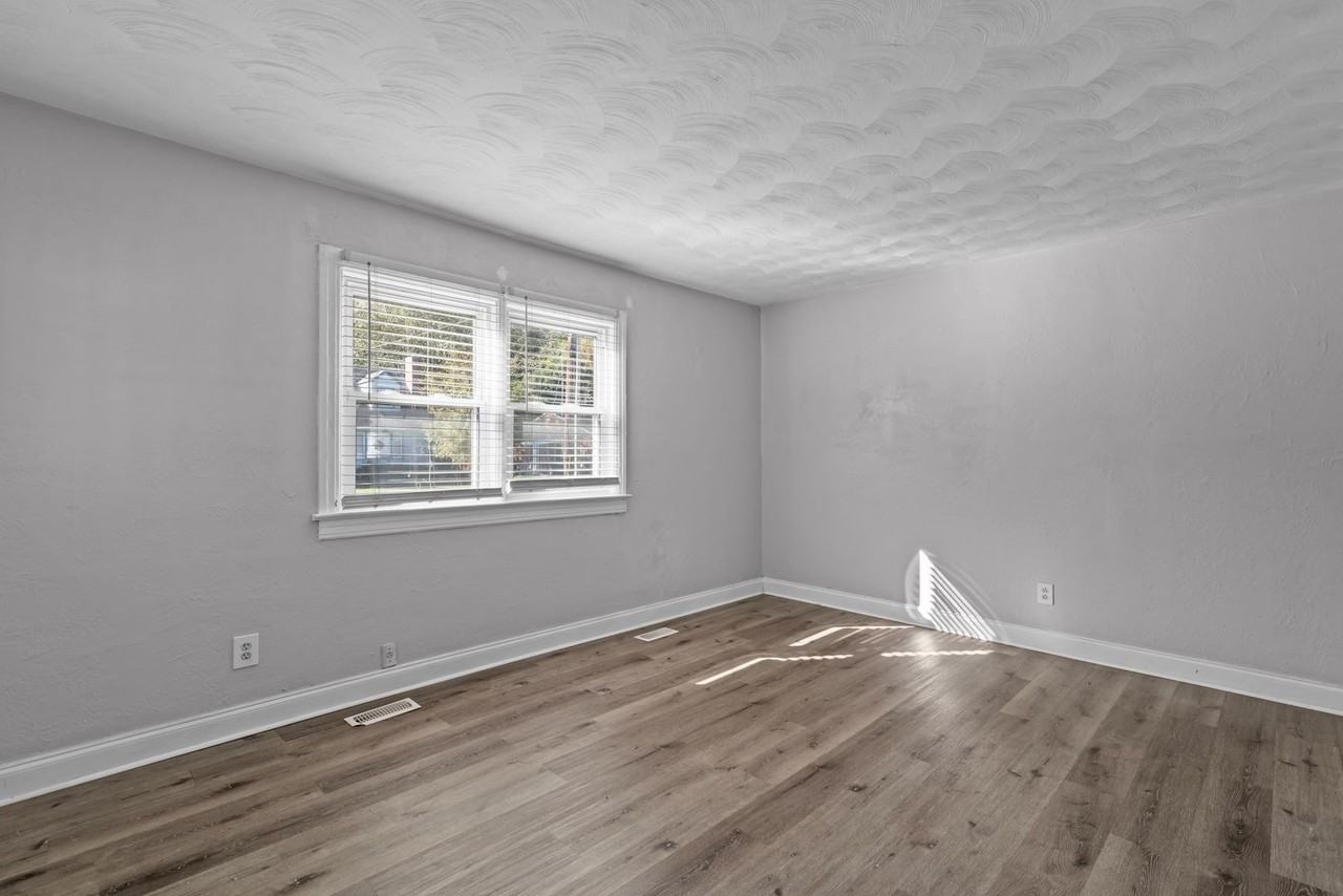 414 San Antonio Blvd - Photo 3 of 20