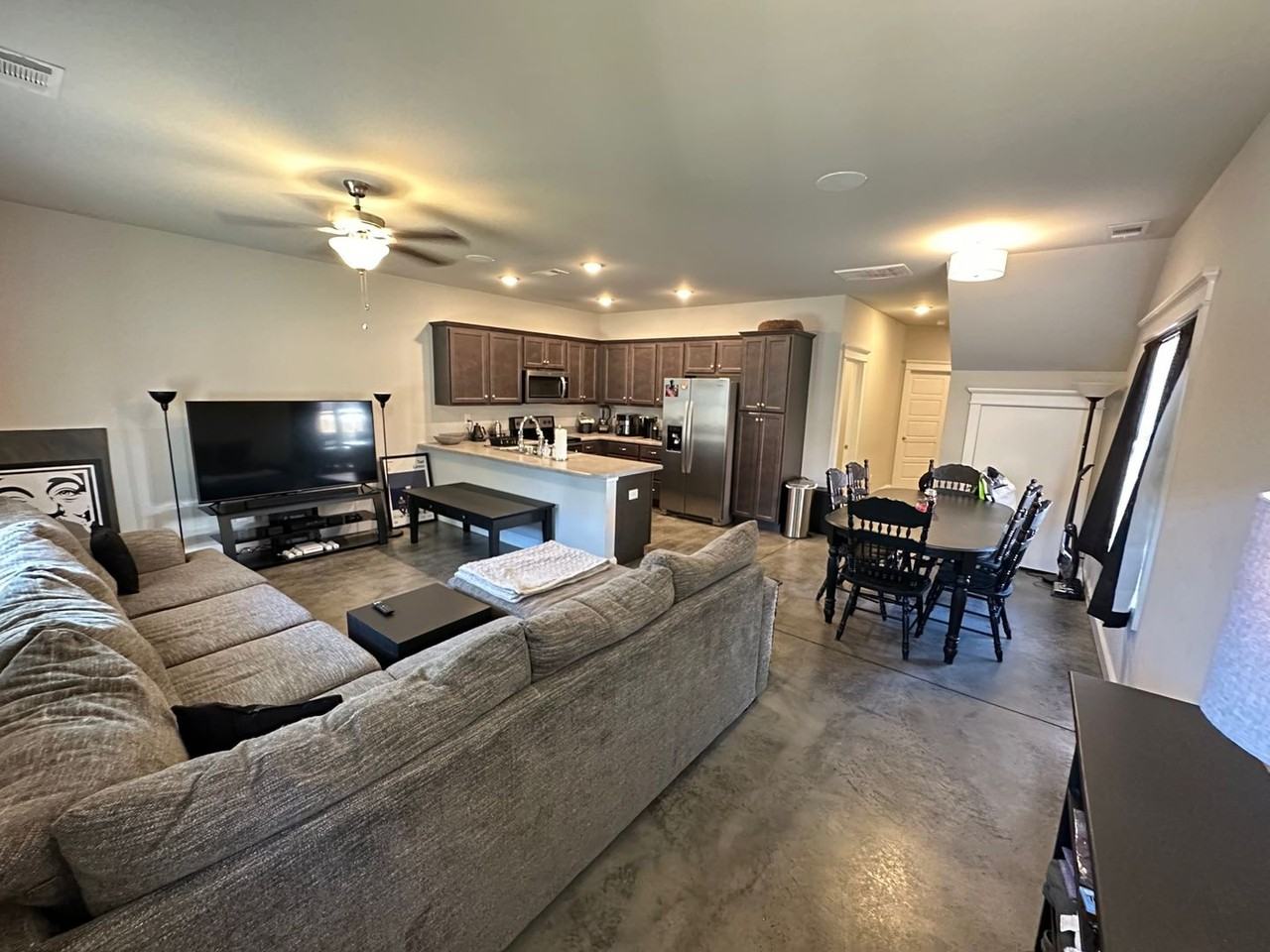 114 Garden Ln - Photo 4 of 18