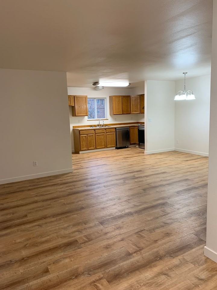 8121 E 36th Ave #A - Photo 3 of 29