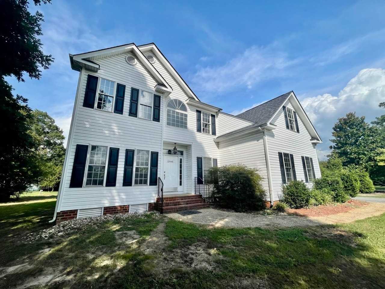 12449 Petersburg St - Photo 3 of 50