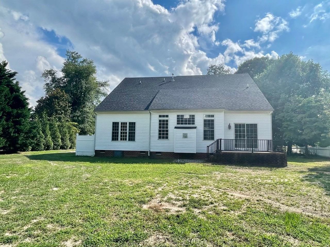 12449 Petersburg St - Photo 6 of 50