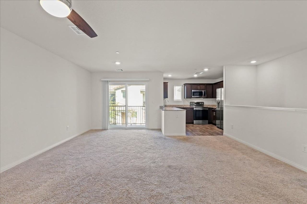 2628 Blazing Blue Ave - Photo 7 of 28