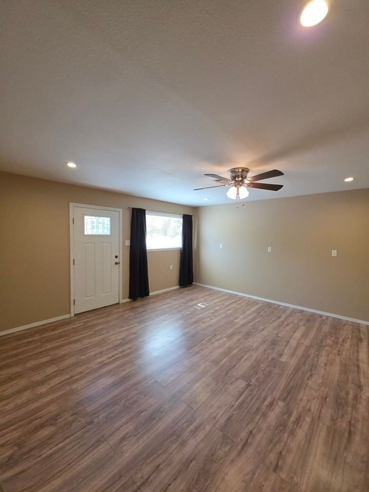 901 Crow Mountain Rd - Photo 2 of 17