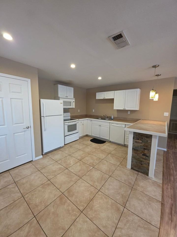 901 Crow Mountain Rd - Photo 5 of 17