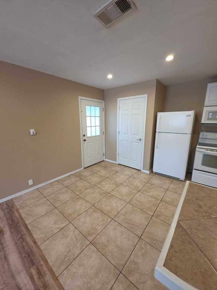 901 Crow Mountain Rd - Photo 7 of 17