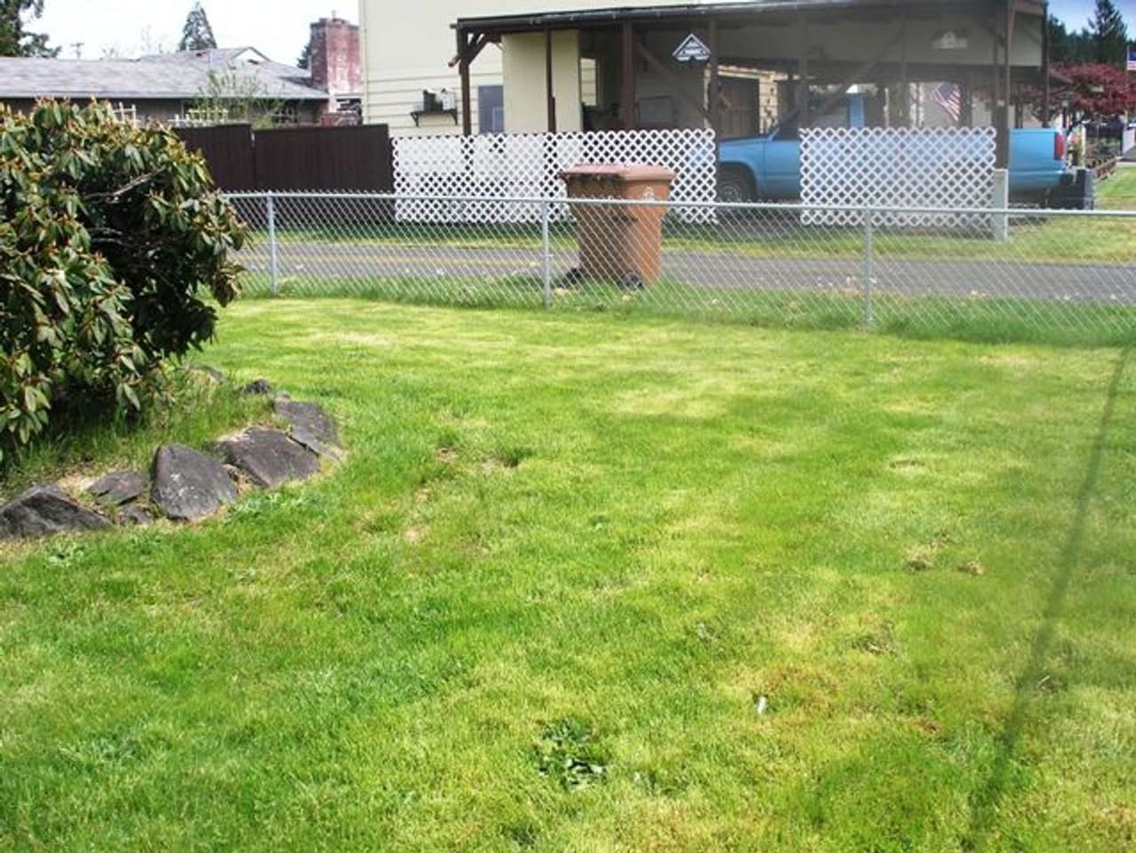 206 E H St - Photo 4 of 25