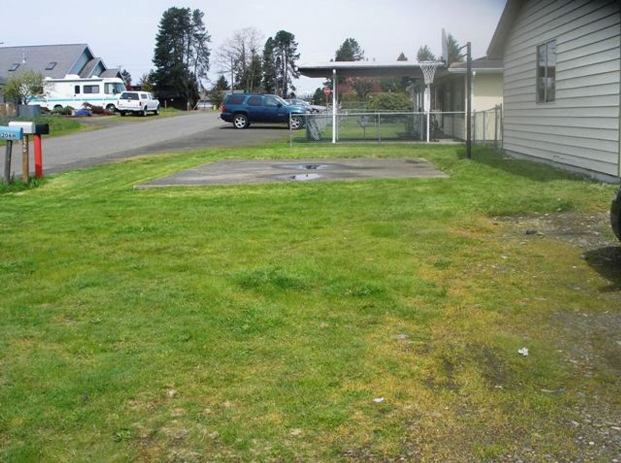 206 E H St - Photo 6 of 25