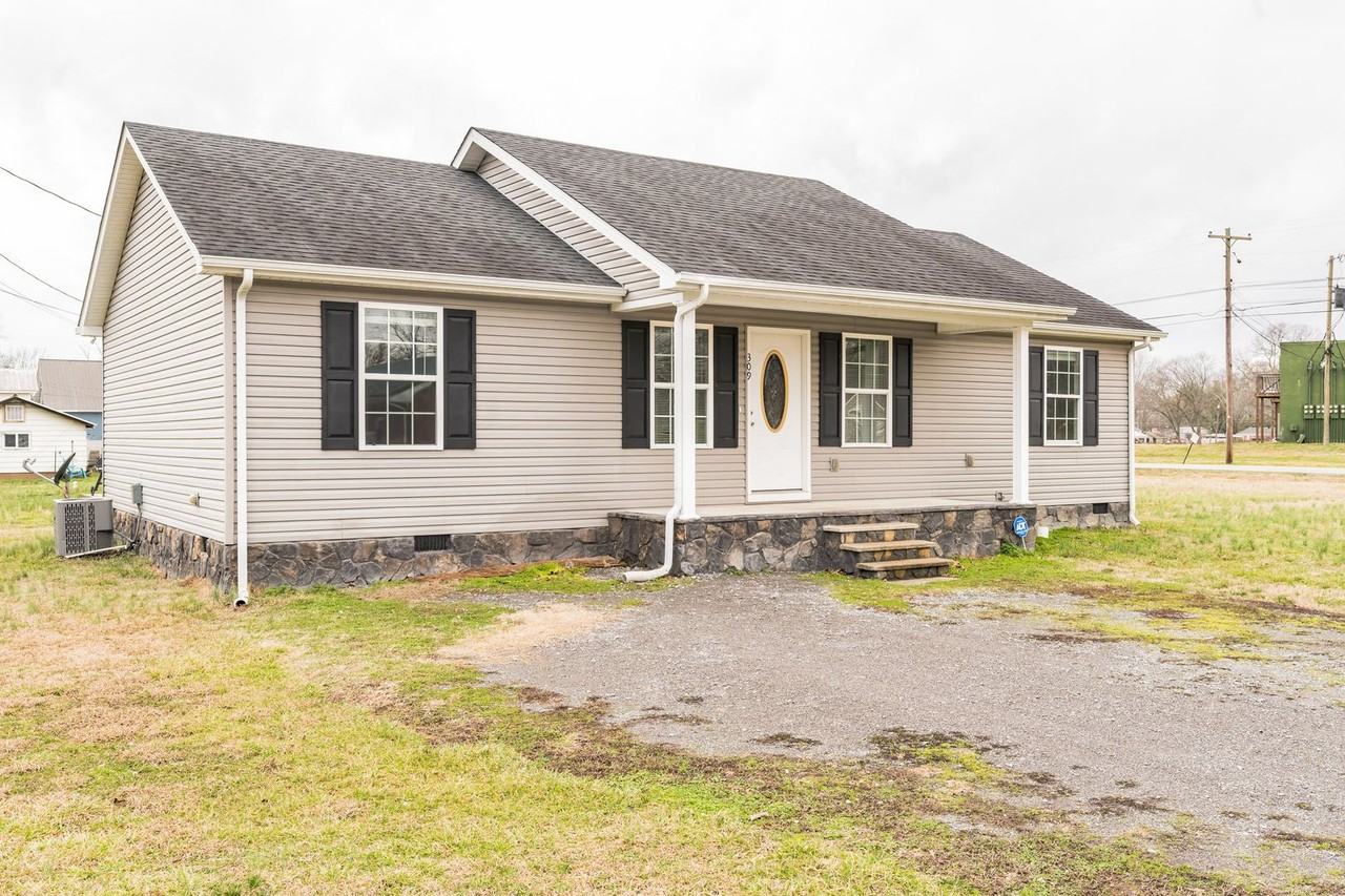 309 N College St - Photo 2 of 15