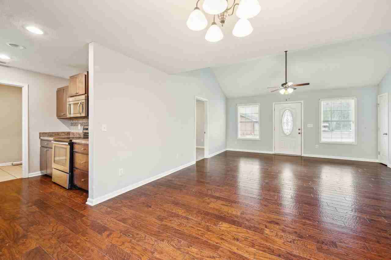 309 N College St - Photo 3 of 15