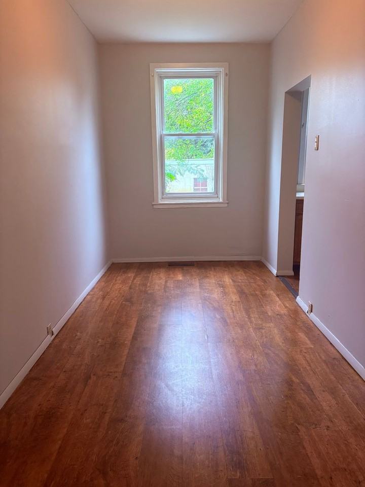 316 S Pershing Ave - Photo 7 of 16