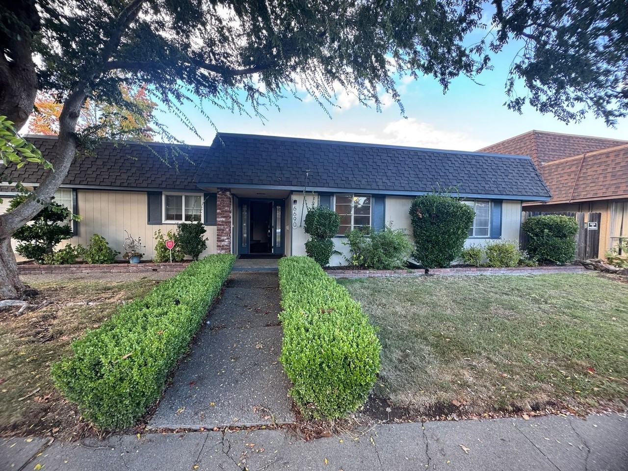 6690 Gloria Drive - Photo 2 of 34