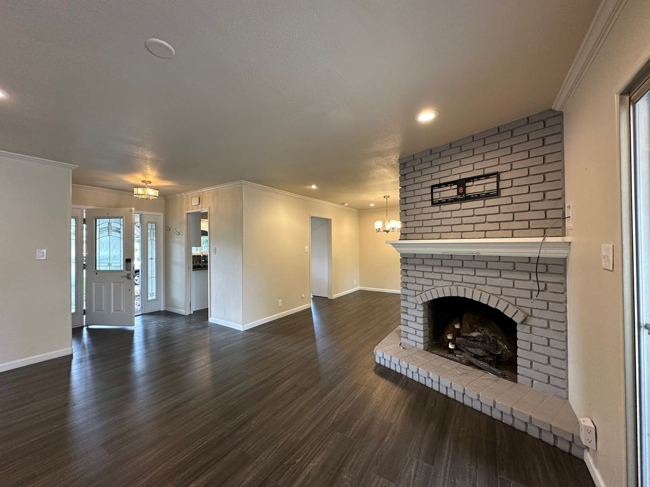 6690 Gloria Drive - Photo 6 of 34