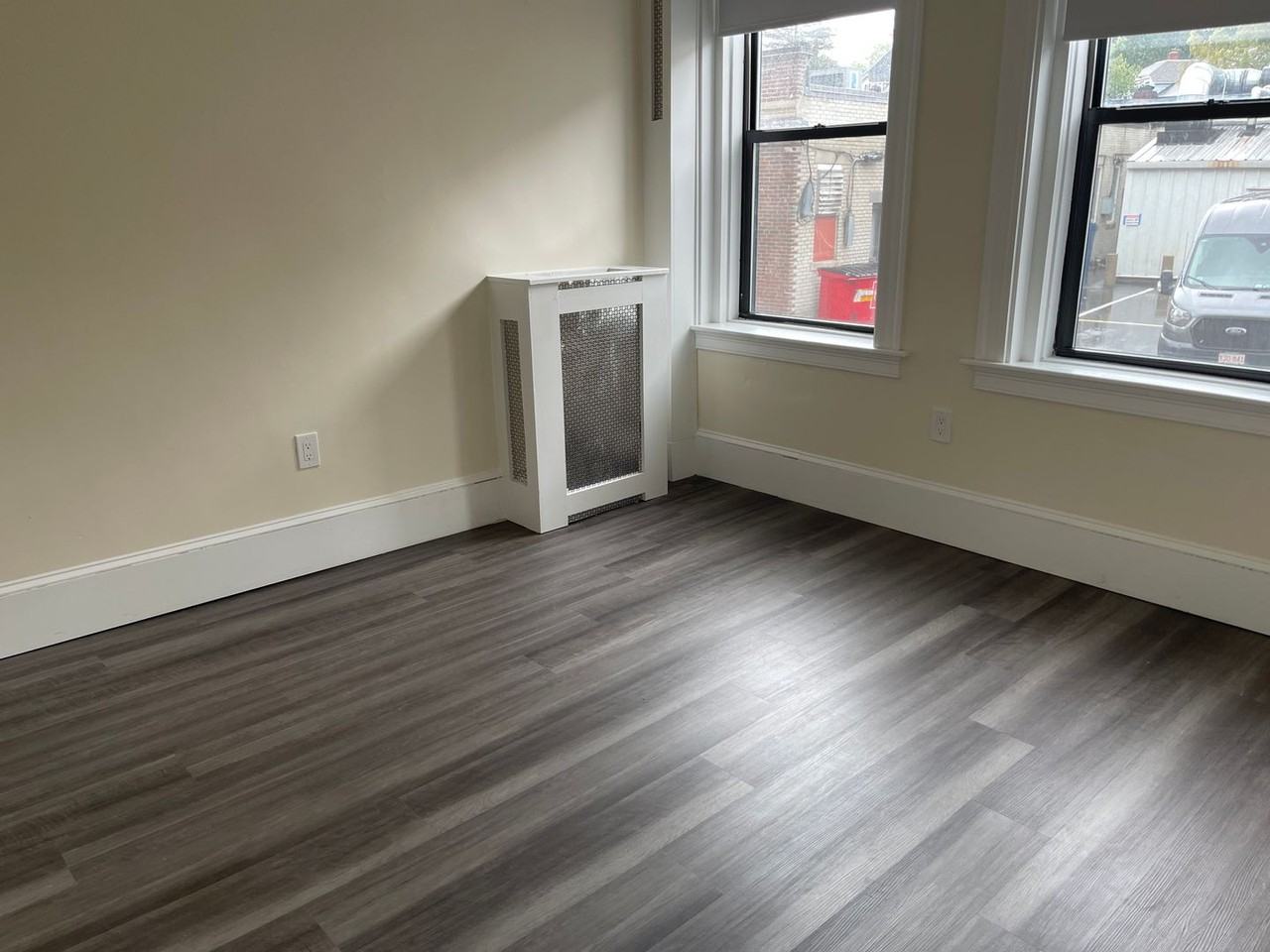 1156 Commonwealth Ave - Photo 4 of 7