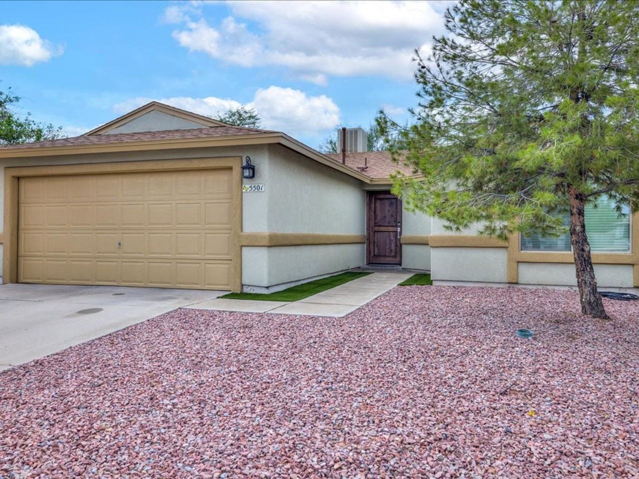 5501 N Lazybrook Pl - Photo 2 of 37
