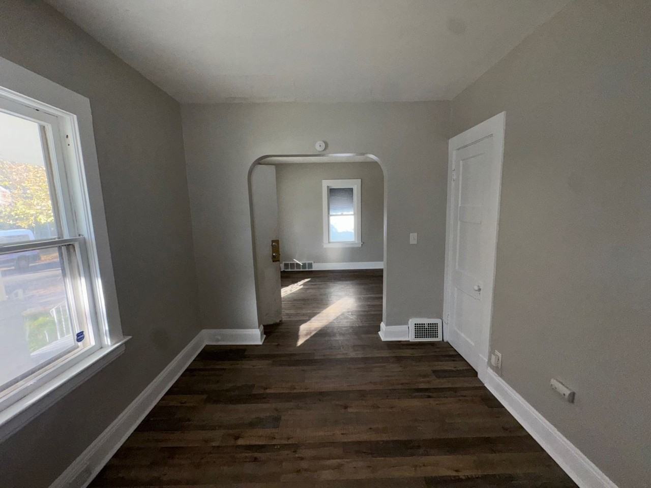 9905 Dunlap Ave - Photo 2 of 39