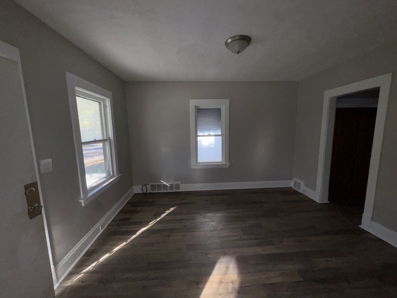 9905 Dunlap Ave - Photo 3 of 39