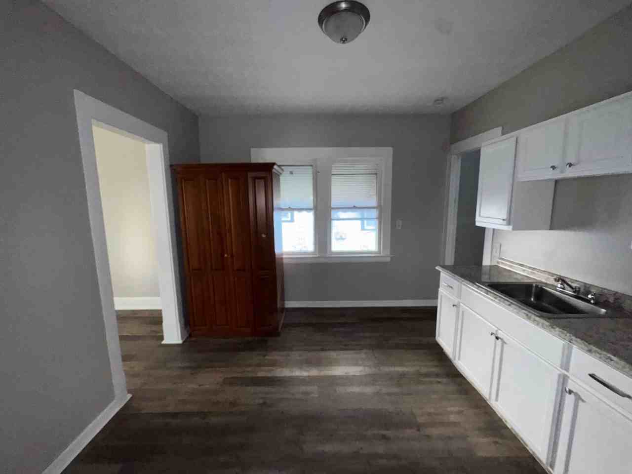 9905 Dunlap Ave - Photo 7 of 39