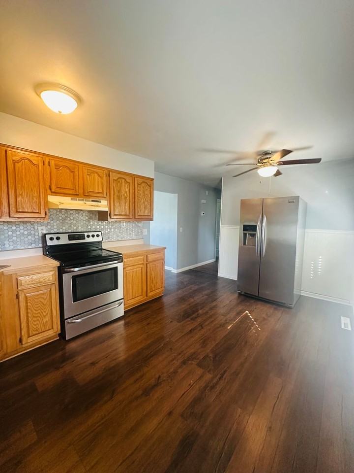 9312 Michael Edward Drive - Photo 5 of 25