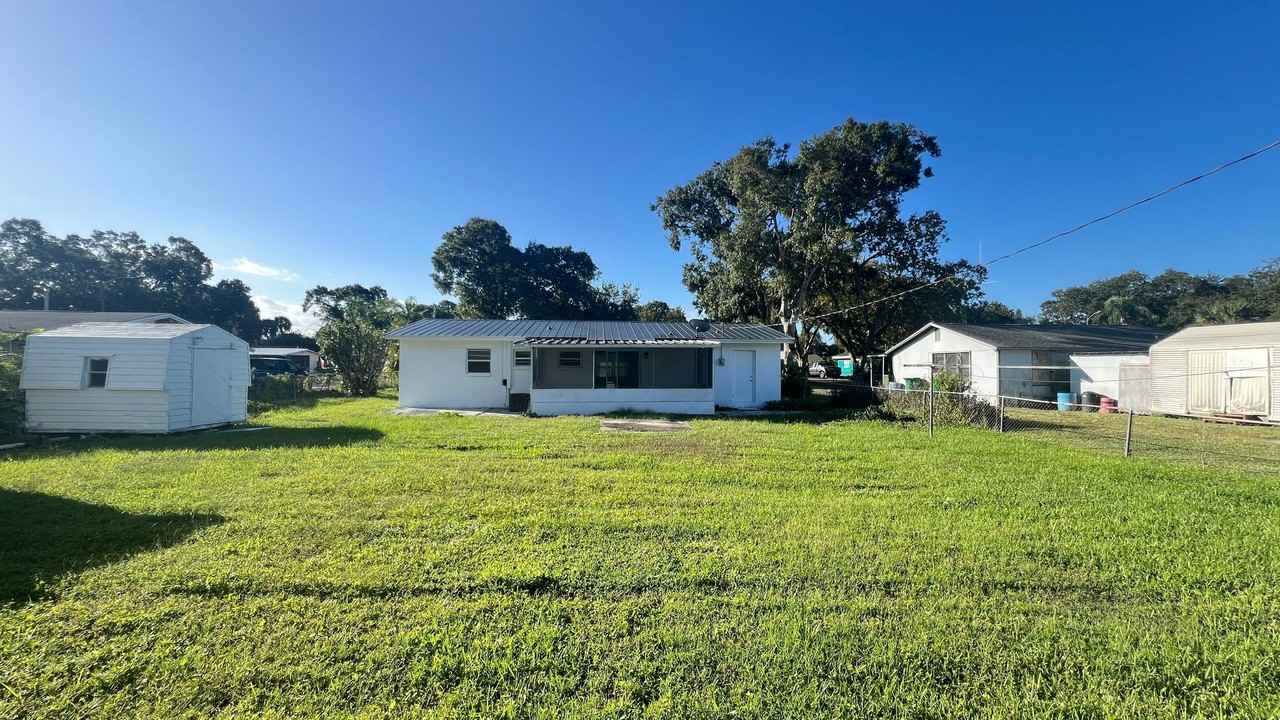 2530 N Palm Dr - Photo 7 of 32