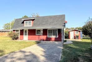 featured image of 209 E 21st St