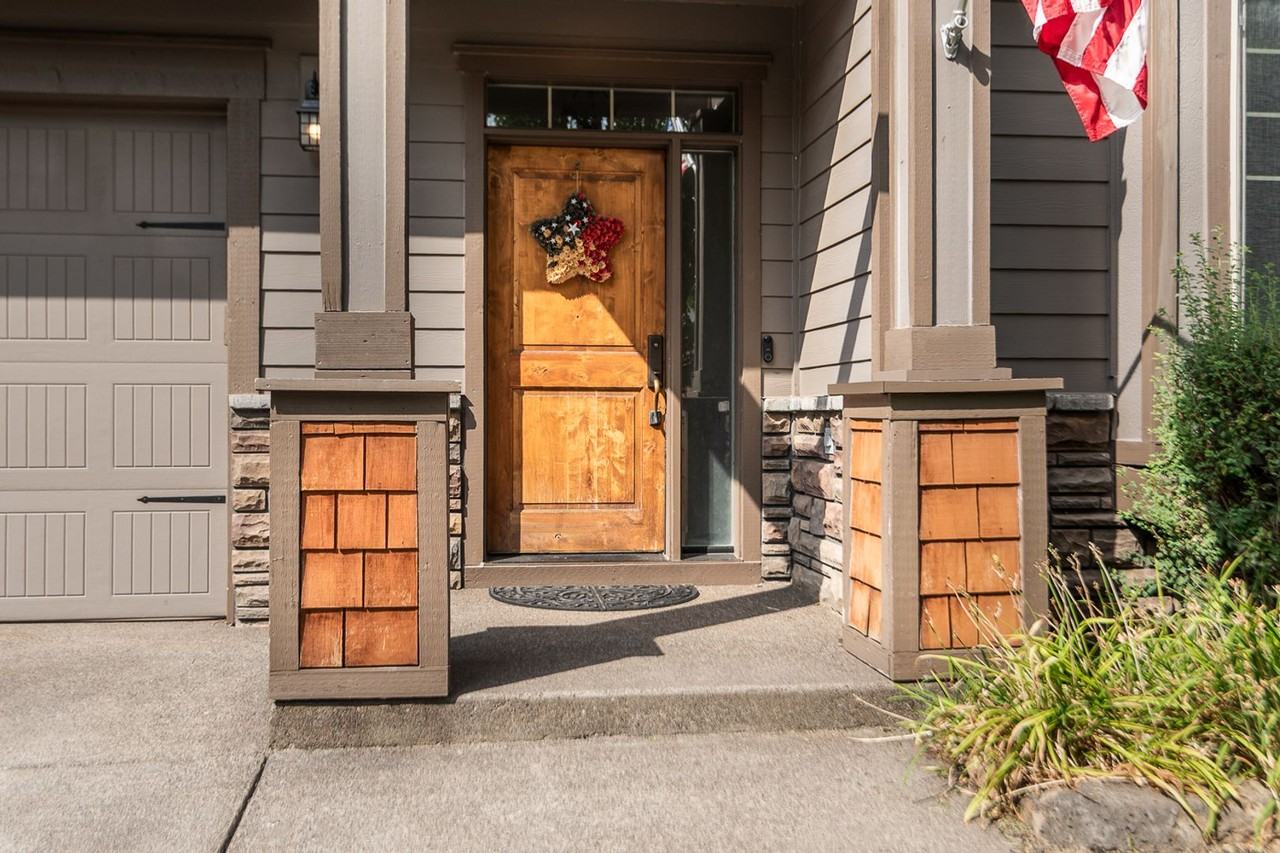 20962 Lava Flow Ln - Photo 2 of 44