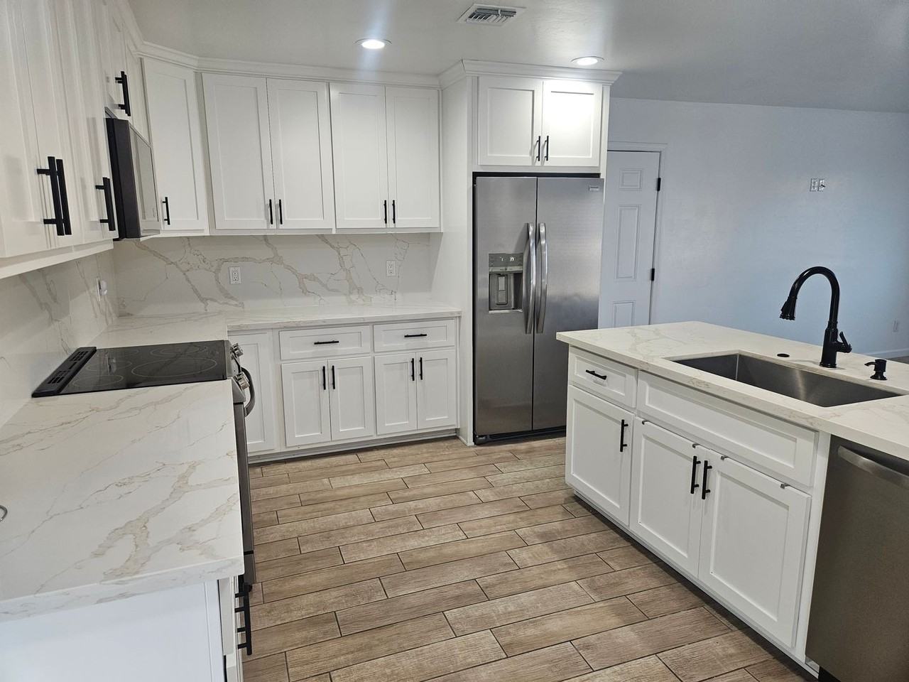 881 Palo Verde Dr - Photo 3 of 14