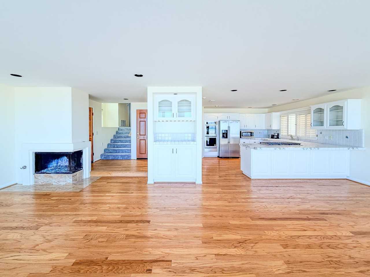 3637 Ocean Dr - Photo 4 of 42