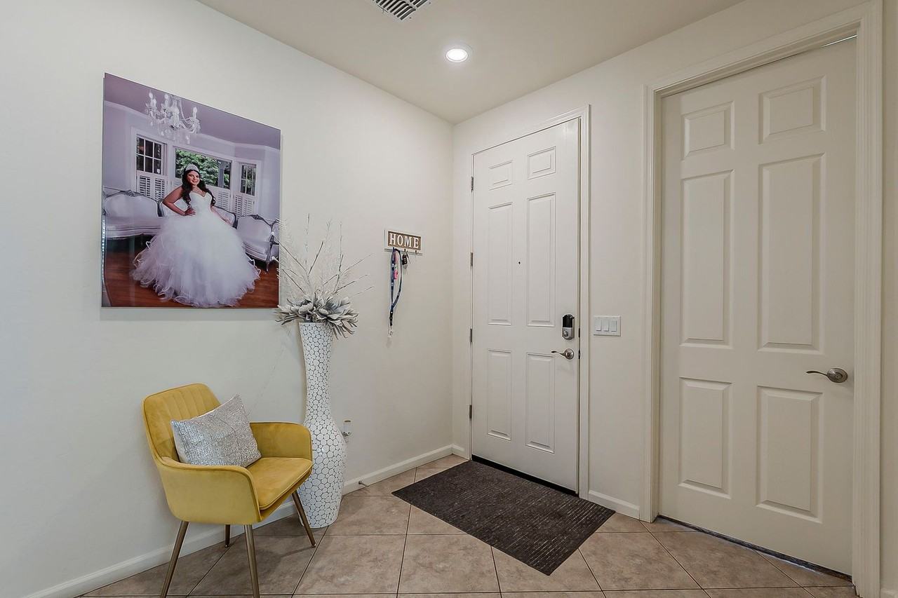 10822 Franklin Falls Way - Photo 3 of 40