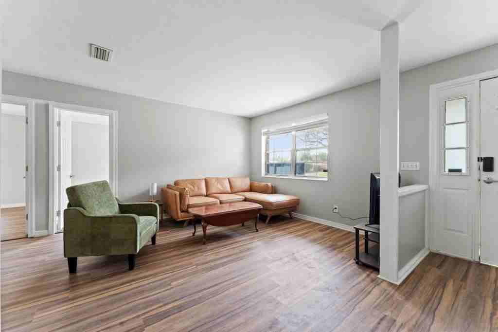 7739 Pinnacle Dr - Photo 5 of 10