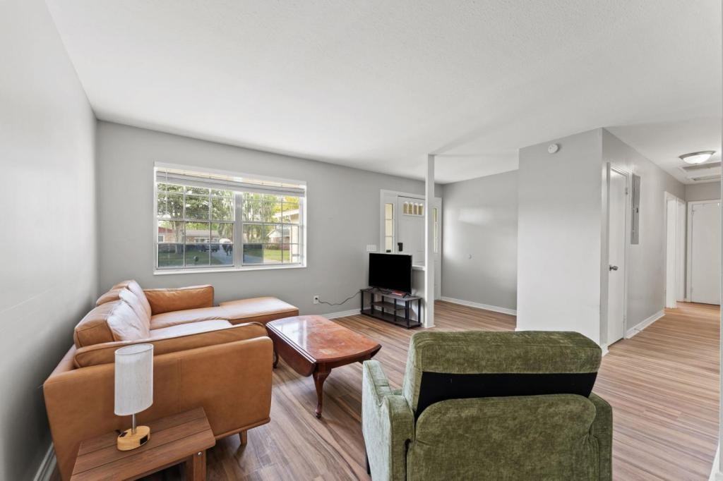 7739 Pinnacle Dr - Photo 6 of 10