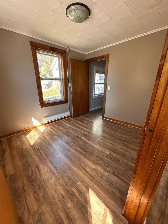 215 Main St - Photo 3 of 7