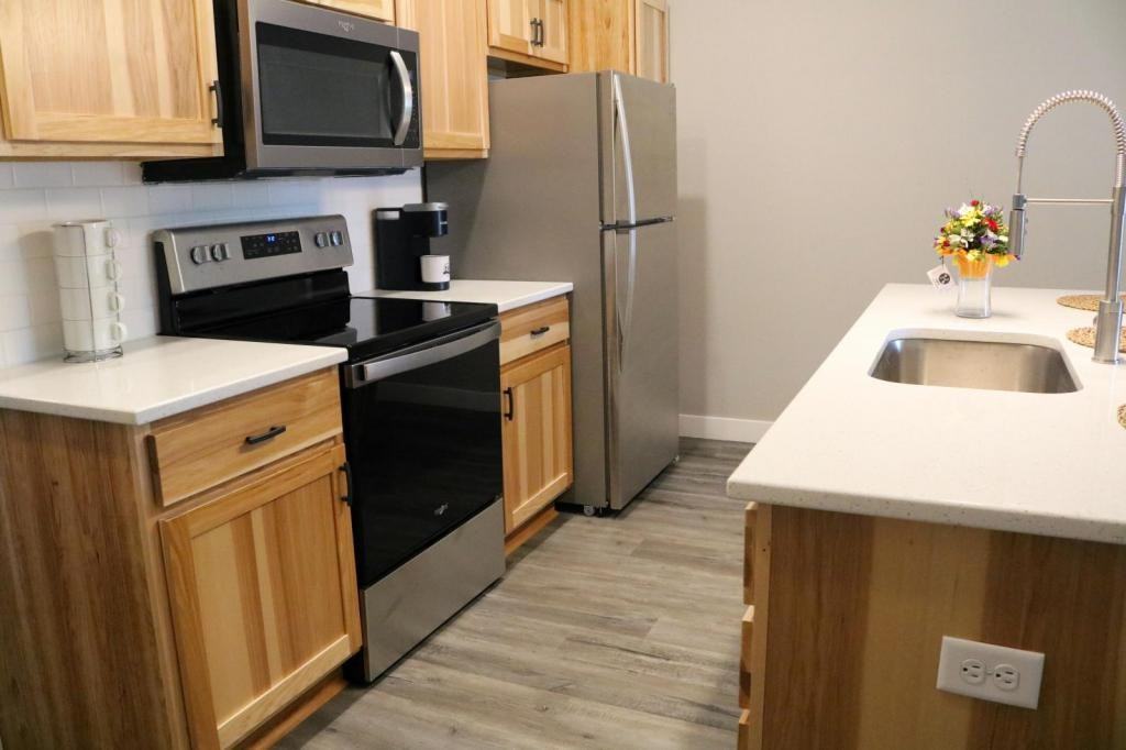 620 W 5th St - Photo 6 of 26