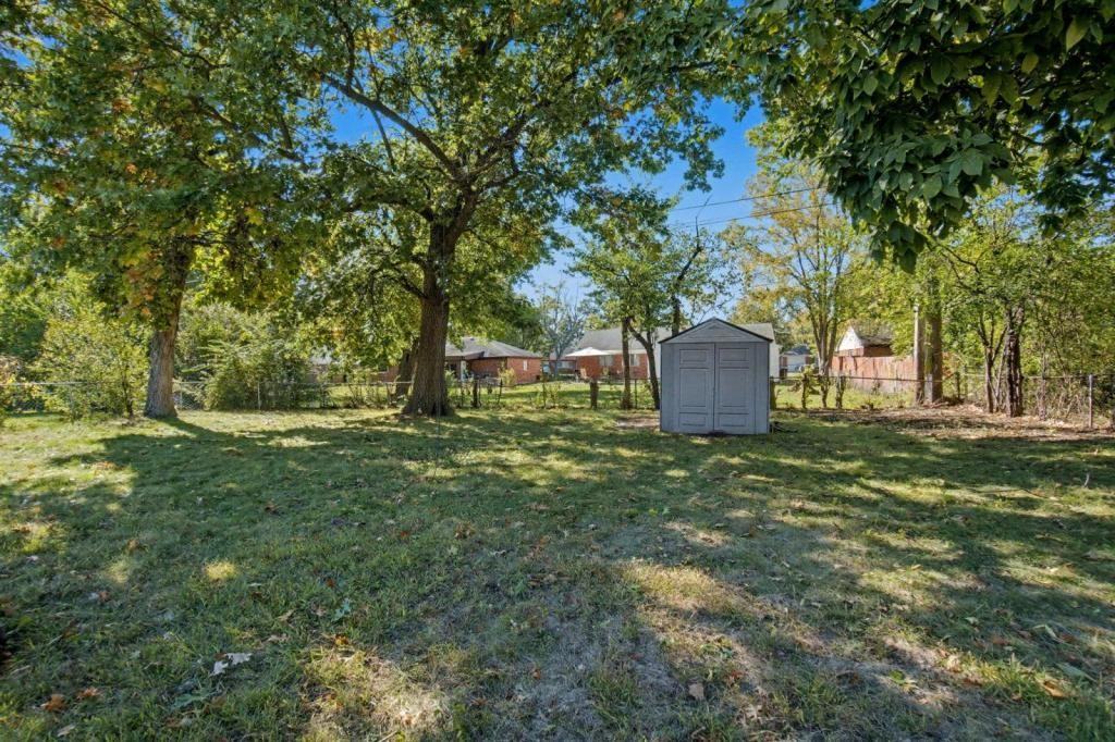 83 Brookhaven Dr - Photo 3 of 32