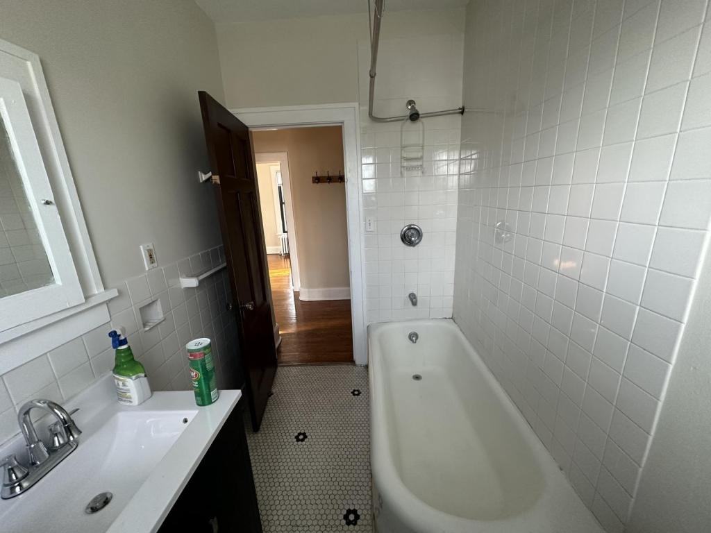 720 Chicago St - Photo 2 of 4