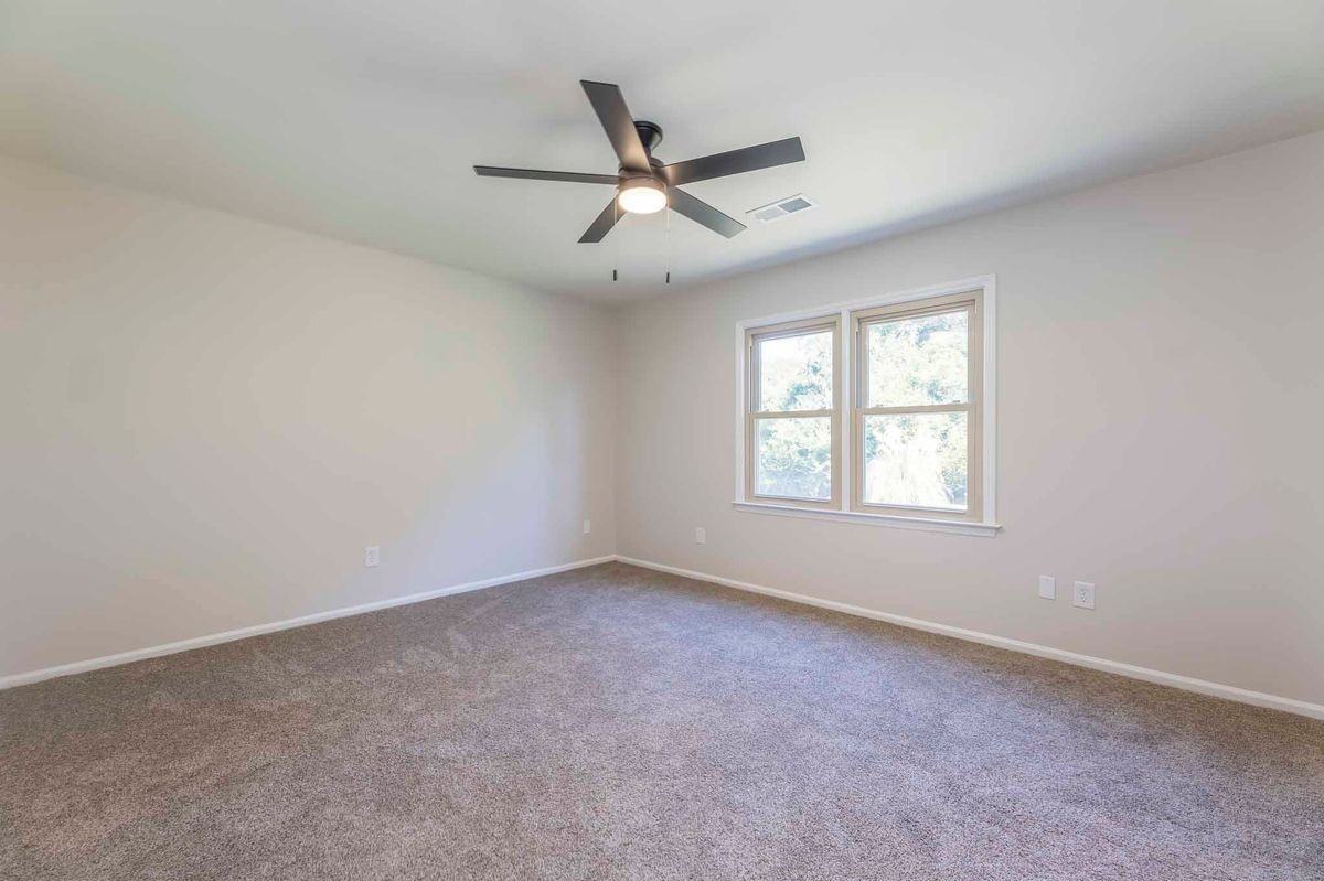 3925 Biltmore Drive - Photo 7 of 35