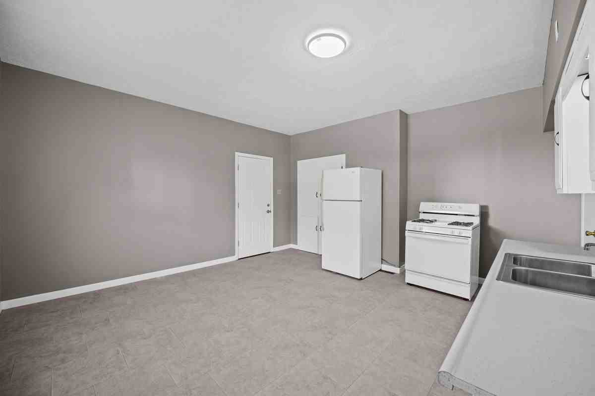 120 15th St - Photo 2 of 18