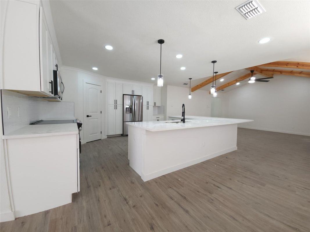 1502 Hiawatha Way - Photo 6 of 40