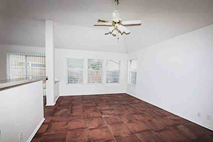 9827 Copperway - Photo 5 of 16